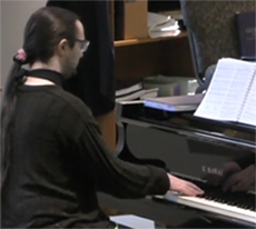 Luna Thompson-Aue : Pianist